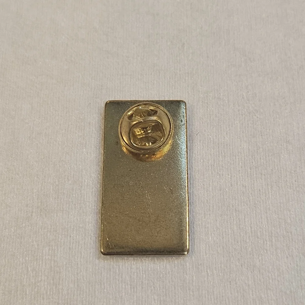 Vintage 2002 Statue of Liberty brooch/pin